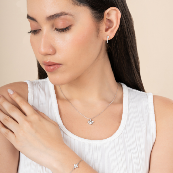 Divine Twist Brilliance Pendant